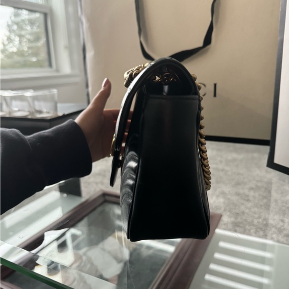 GUCCI MARMONT MEDIUM SHOULDER BAG - Picture 4 of 10